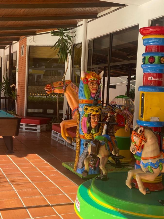 Mariacast Clube Da Praia Da Rocha Portimao Bagian luar foto